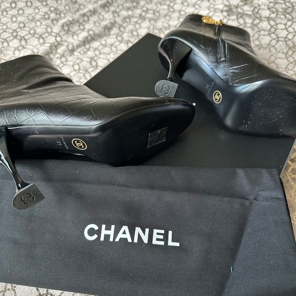CHANEL Boots - Picture 3 of 3
